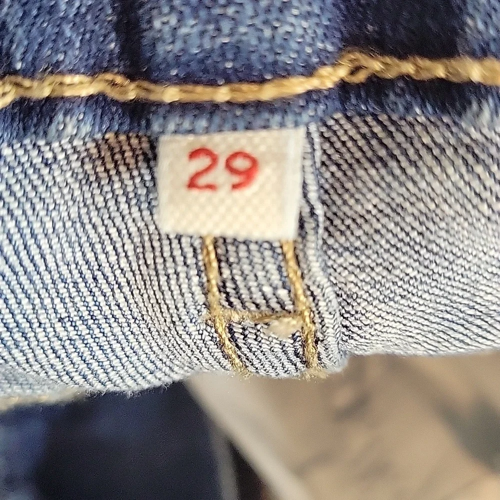 Levi's denim mid rise bermuda shorts size 29 womens 12